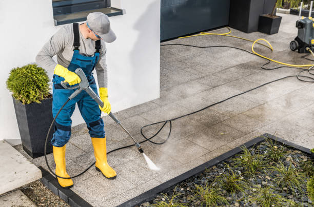 Best Commercial Building Pressure Washing  in Newhall, IA